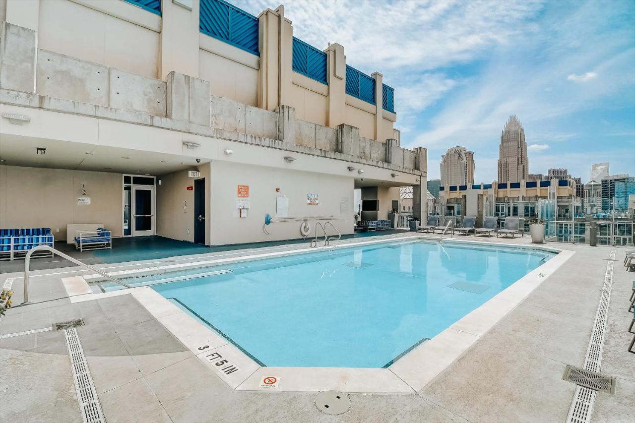 Frontdesk Skyhouse Apts Uptown Charlotte Apartment Bagian luar foto
