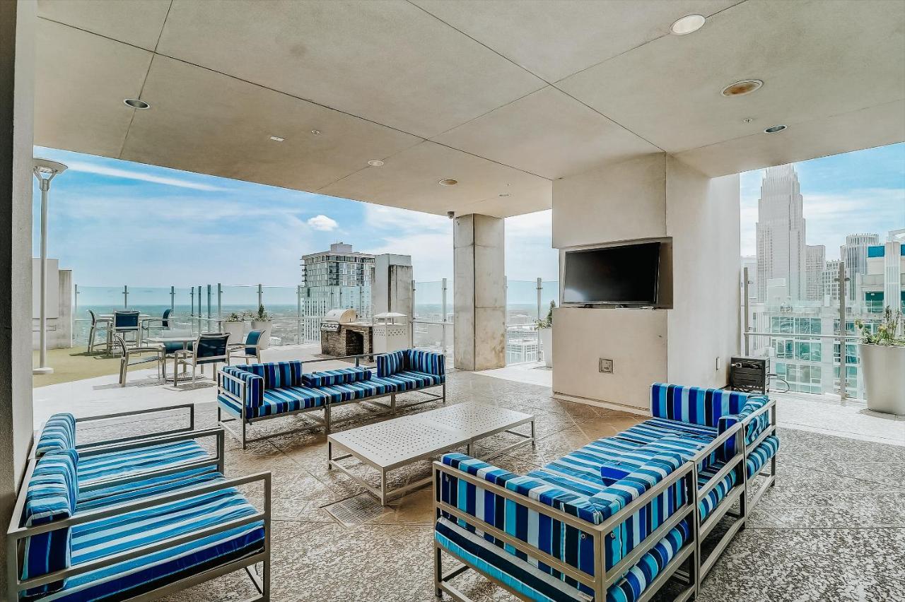 Frontdesk Skyhouse Apts Uptown Charlotte Apartment Bagian luar foto